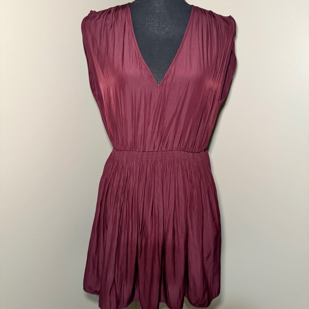 Wilfred Aritzia Sabine Dress Burgundy Wine Plisse V-Neck Mini XS
